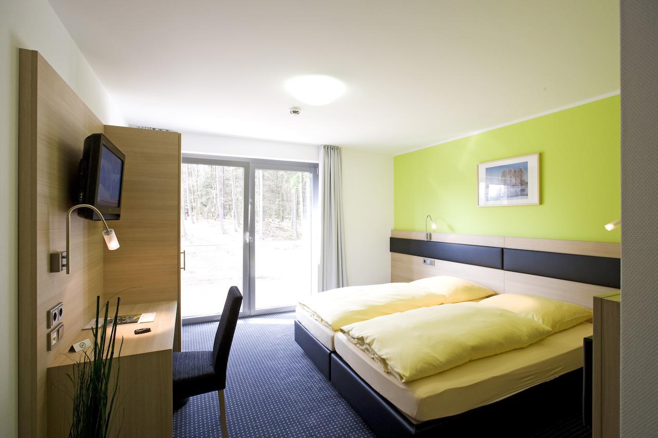 Hotel Und Kongresszentrum Wanderath Baar  Room photo